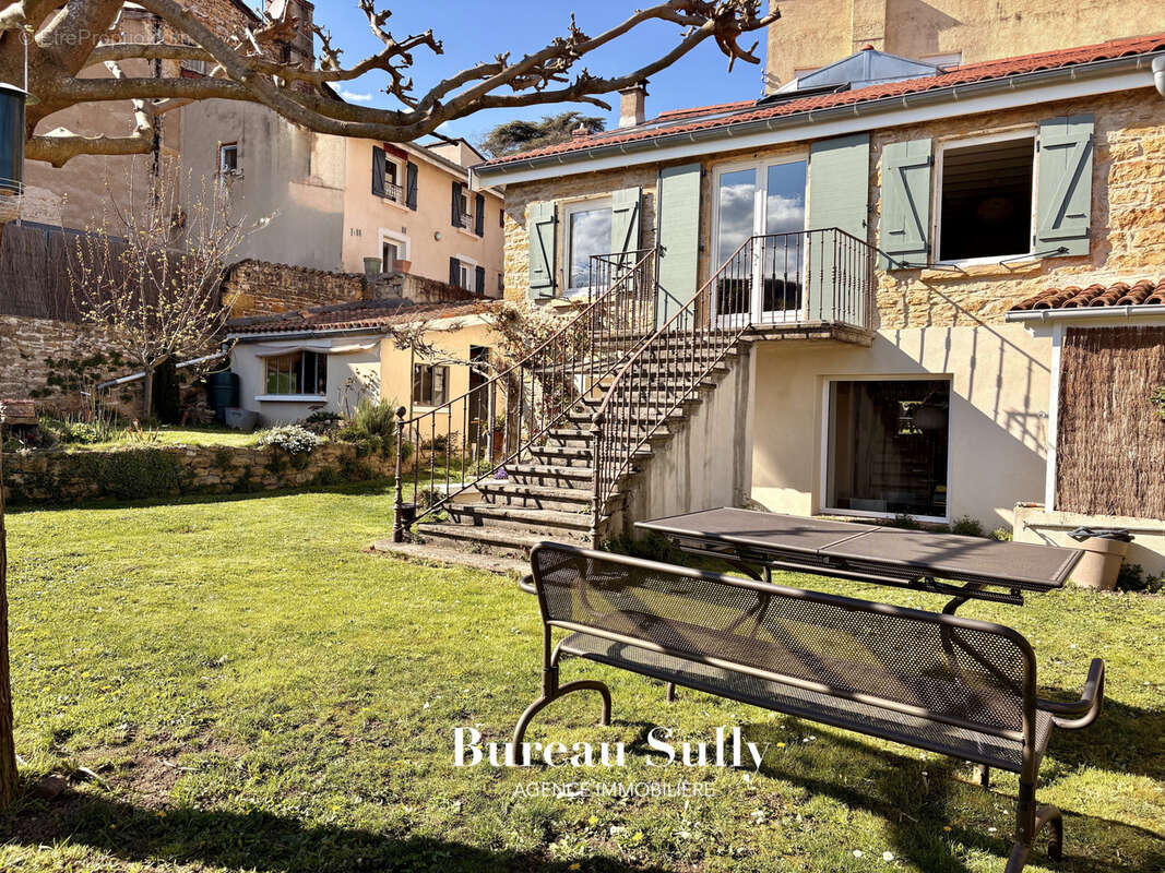 Maison à COUZON-AU-MONT-D'OR