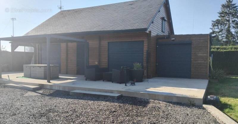 Maison à LA FEUILLIE