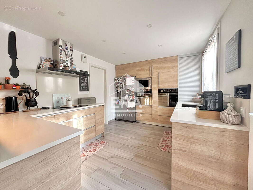 Maison à LA QUEUE-EN-BRIE