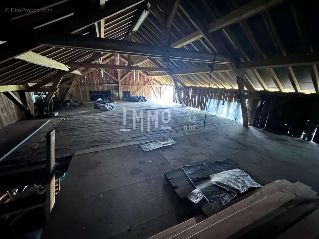 Commerce à VOUVRAY-SUR-LOIR