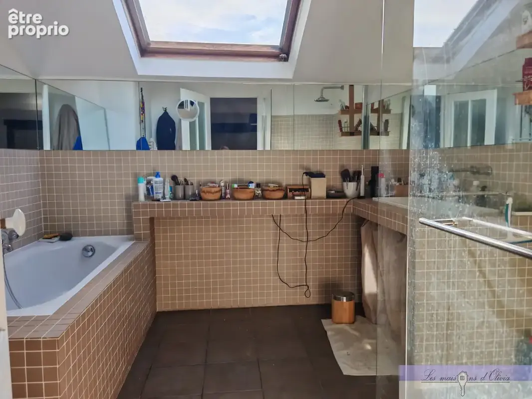 Maison de charme 180 m2 , Terrain arboré de 1 100 m2 ,Studio indépendant - photo 12