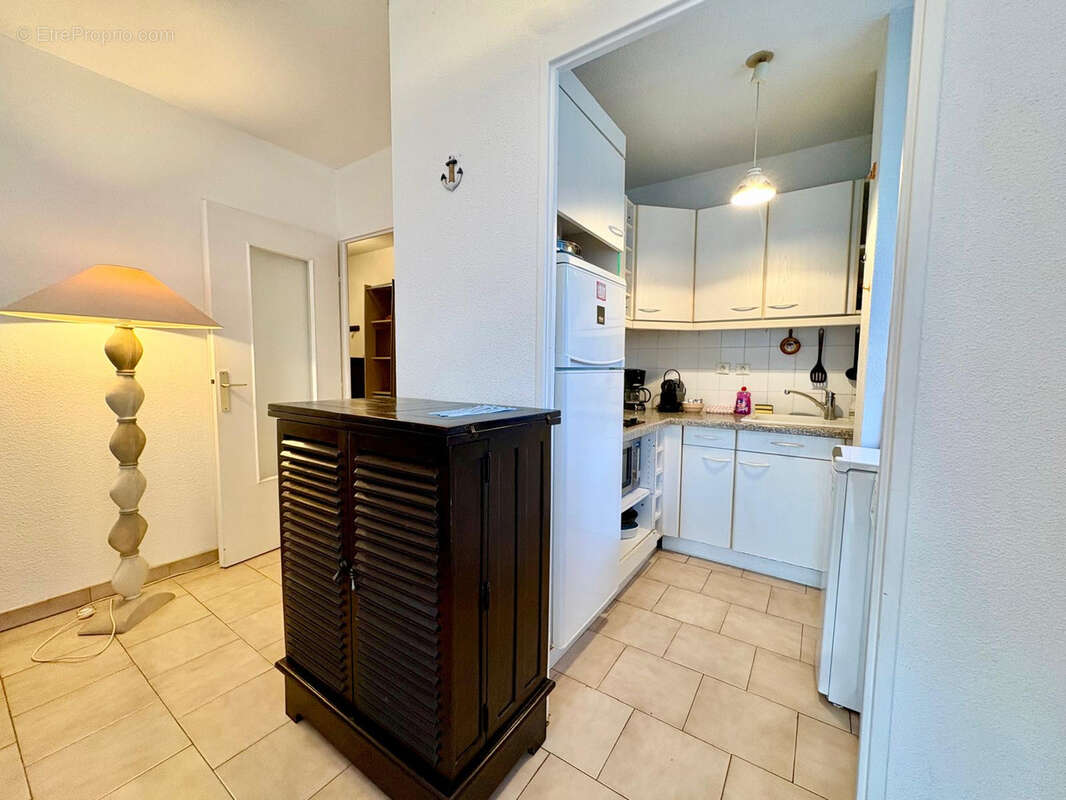 83600 frejus plage appartement f2 en rez de jardin garage piscine - photo 10