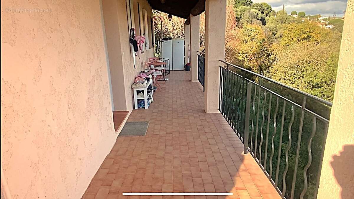 Maison à SAINT-LAURENT-DU-VAR