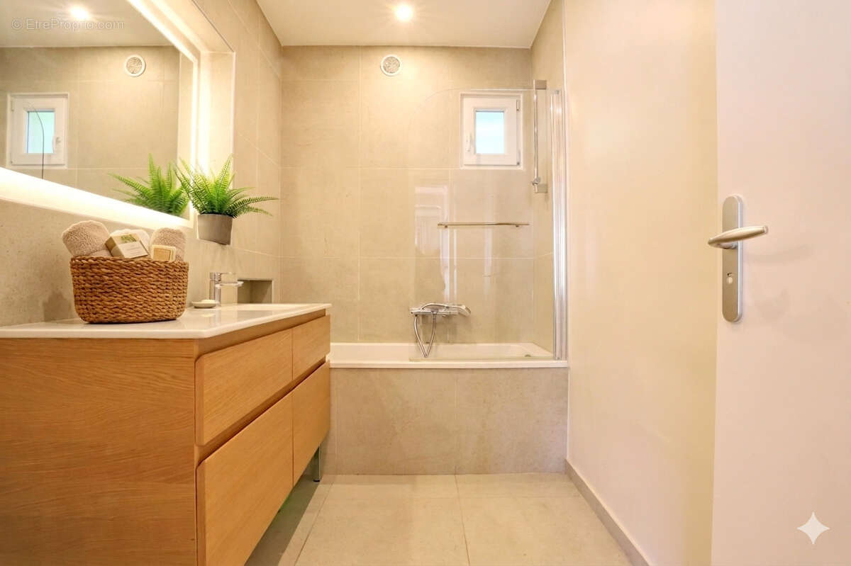 Appartement à HYERES