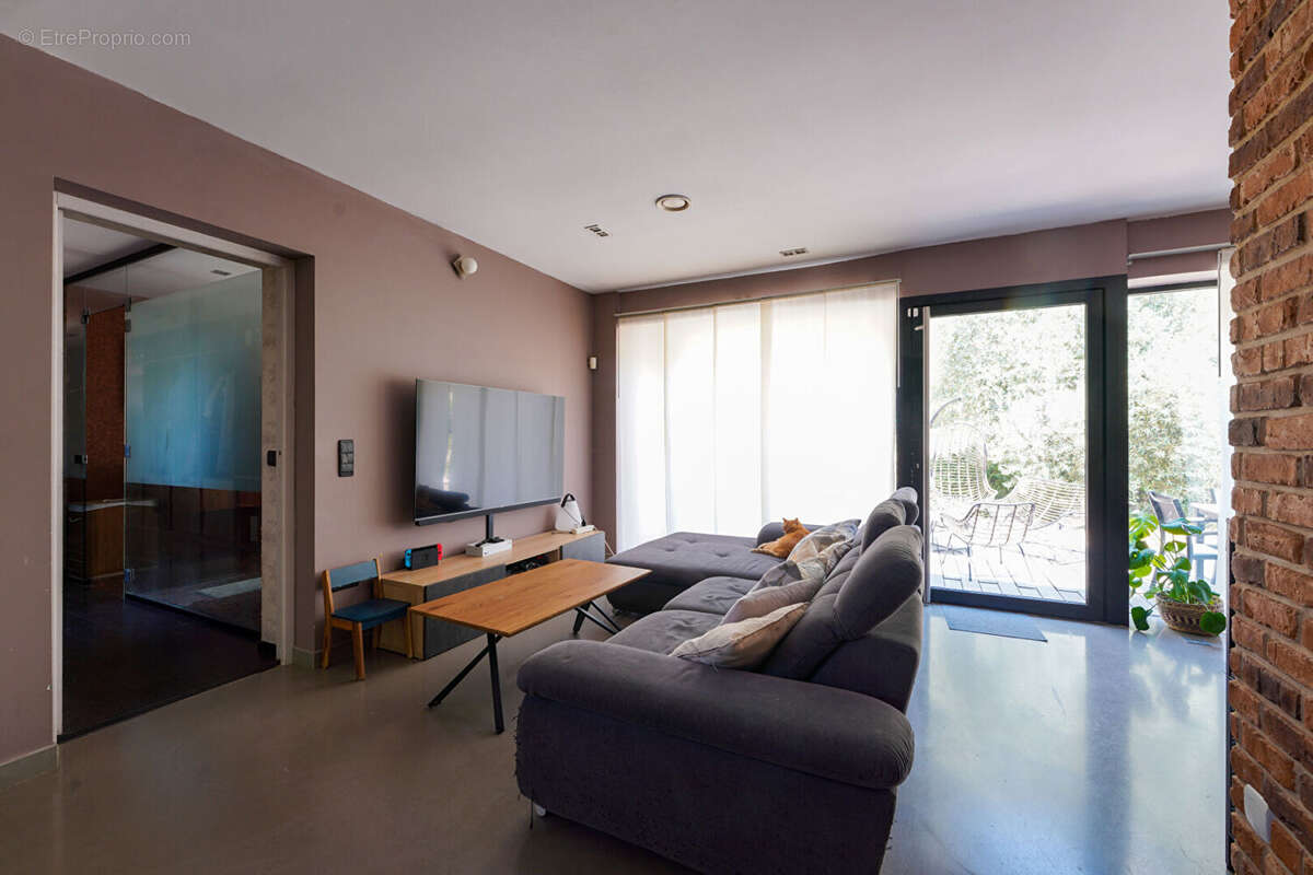 Appartement 111m² à châteauneuf-le-rouge - photo 2