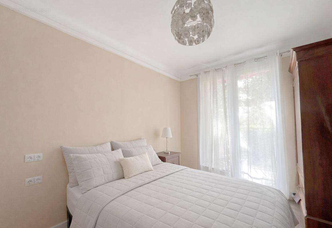 Appartement à MARSEILLE-4E