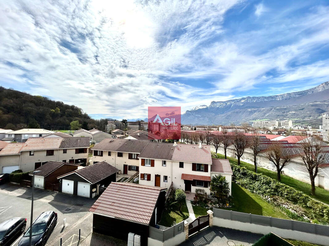 Appartement à LE PONT-DE-CLAIX