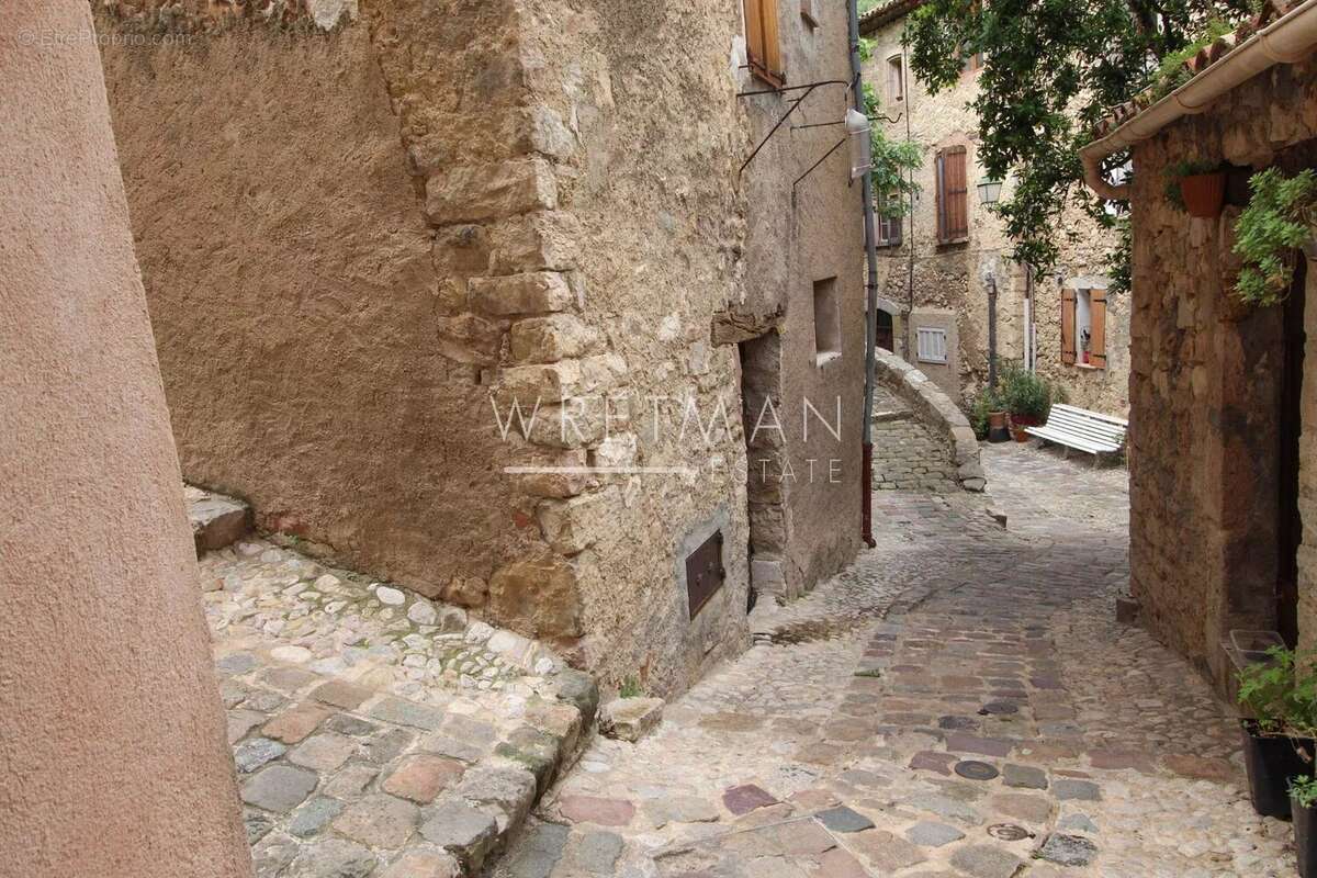 Maison à SEILLANS