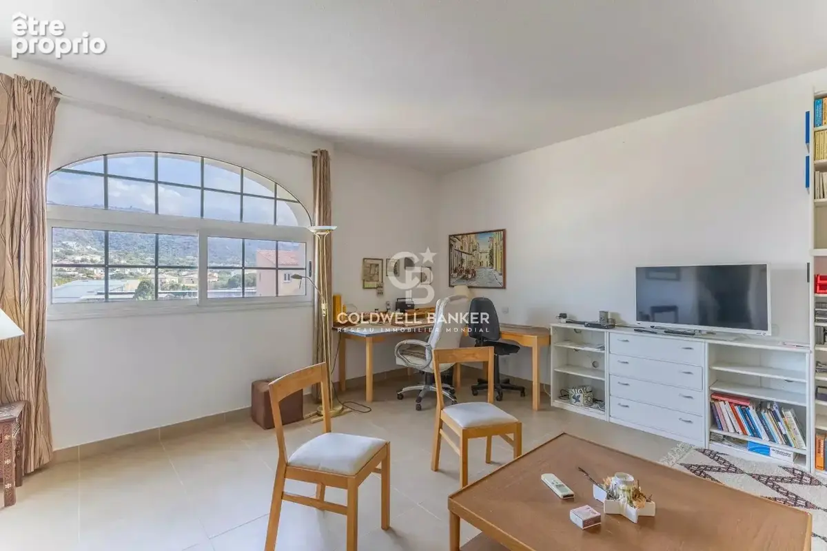 L'ile-rousse - Centre ville - Grand T4 en duplex - Cave & garage - photo 25