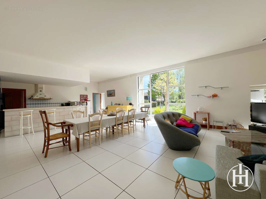 Maison à CHARENTON-DU-CHER