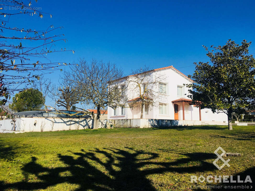 Maison à SAINT-JEAN-D'ANGELY