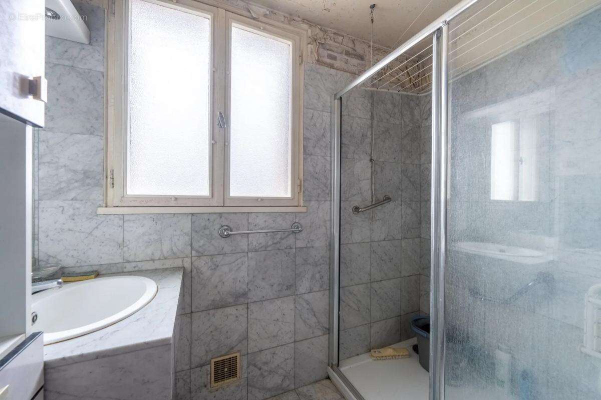 Appartement à LES CLAYES-SOUS-BOIS