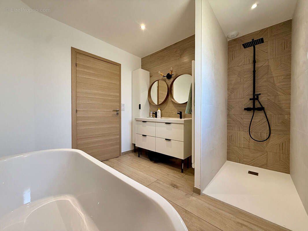 Maison à BRETTEVILLE-L&#039;ORGUEILLEUSE