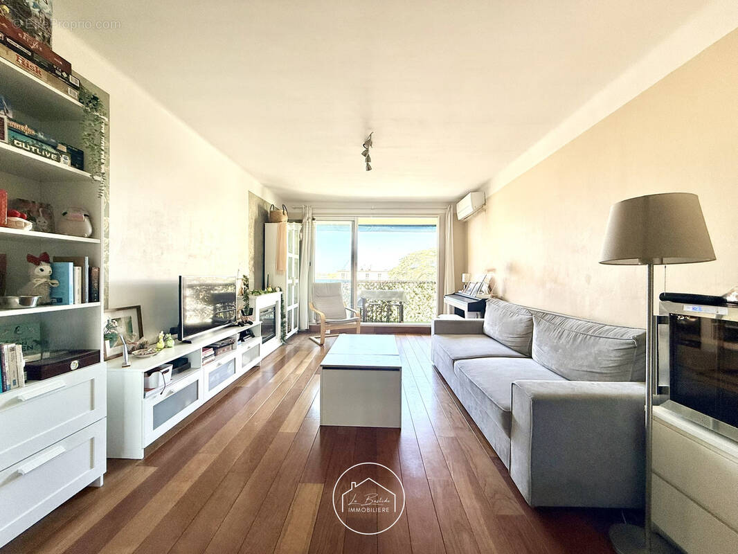 Appartement à MARSEILLE-4E
