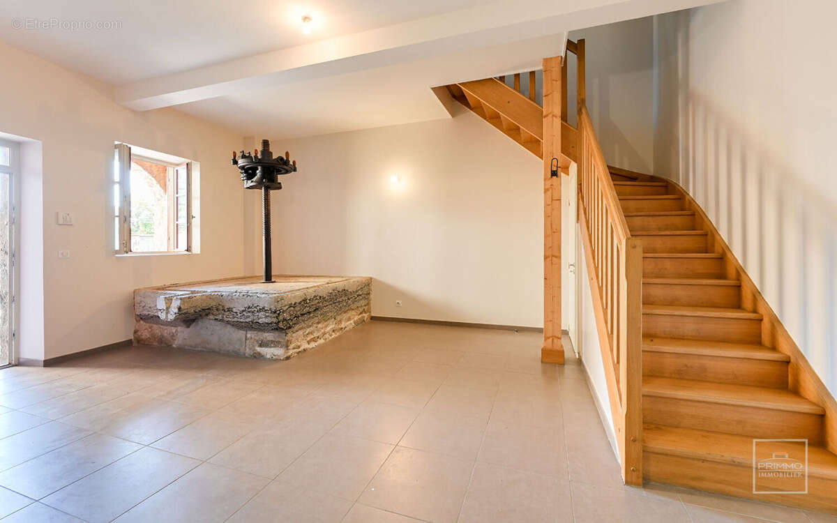 Maison à SAINT-CYR-AU-MONT-D'OR