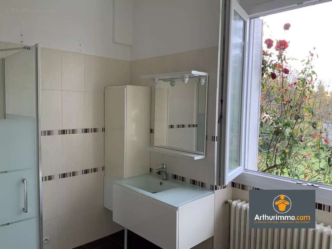 Maison à NEUFCHATEL-SUR-AISNE