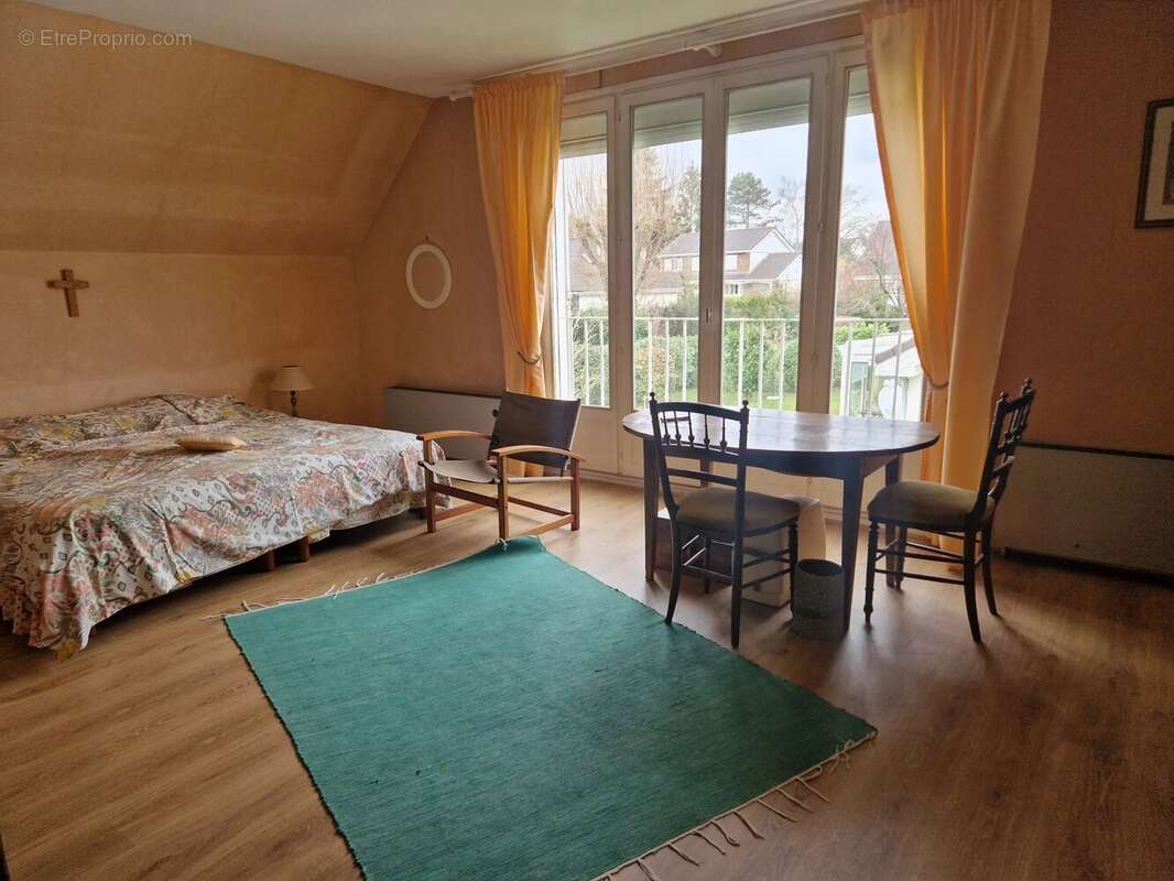 Maison 180 m² à Voisins-Le-Bretonneux  - photo 5