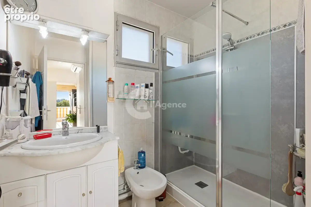 Vente de la Nue propriété d'un appartement T3 à Antibes - photo 12