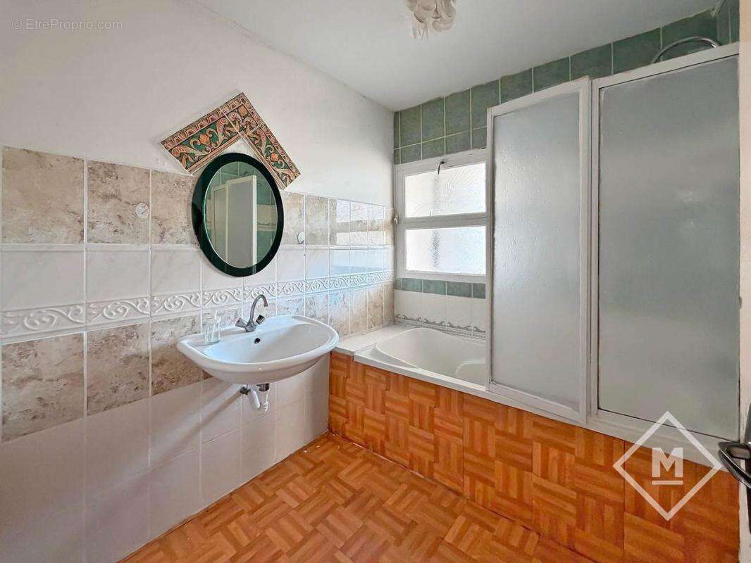 Appartement à MARSEILLE-9E