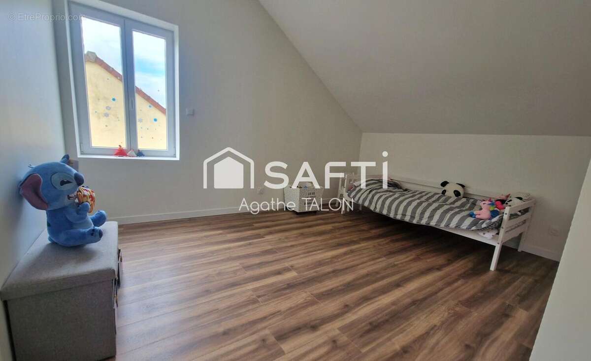 Photo 9 - Maison à GENELARD