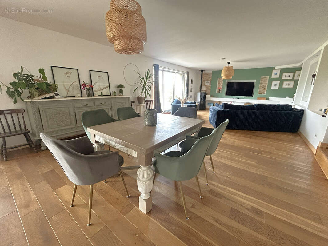 Maison à VILLARS-LES-DOMBES