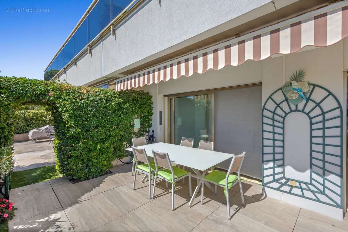 Appartement à LE CANNET