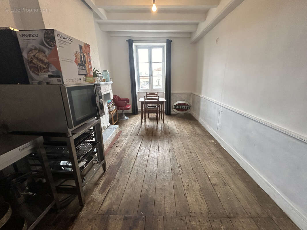 Autre à MONTEMBOEUF
