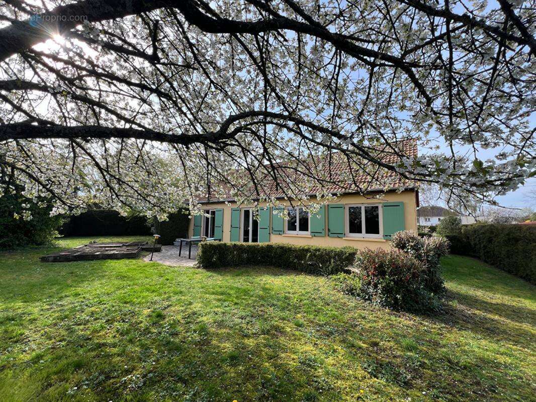 Maison de plain-pied - Neuville Sur Sarthe - 4 pièce(s) - 103 m² - photo 3