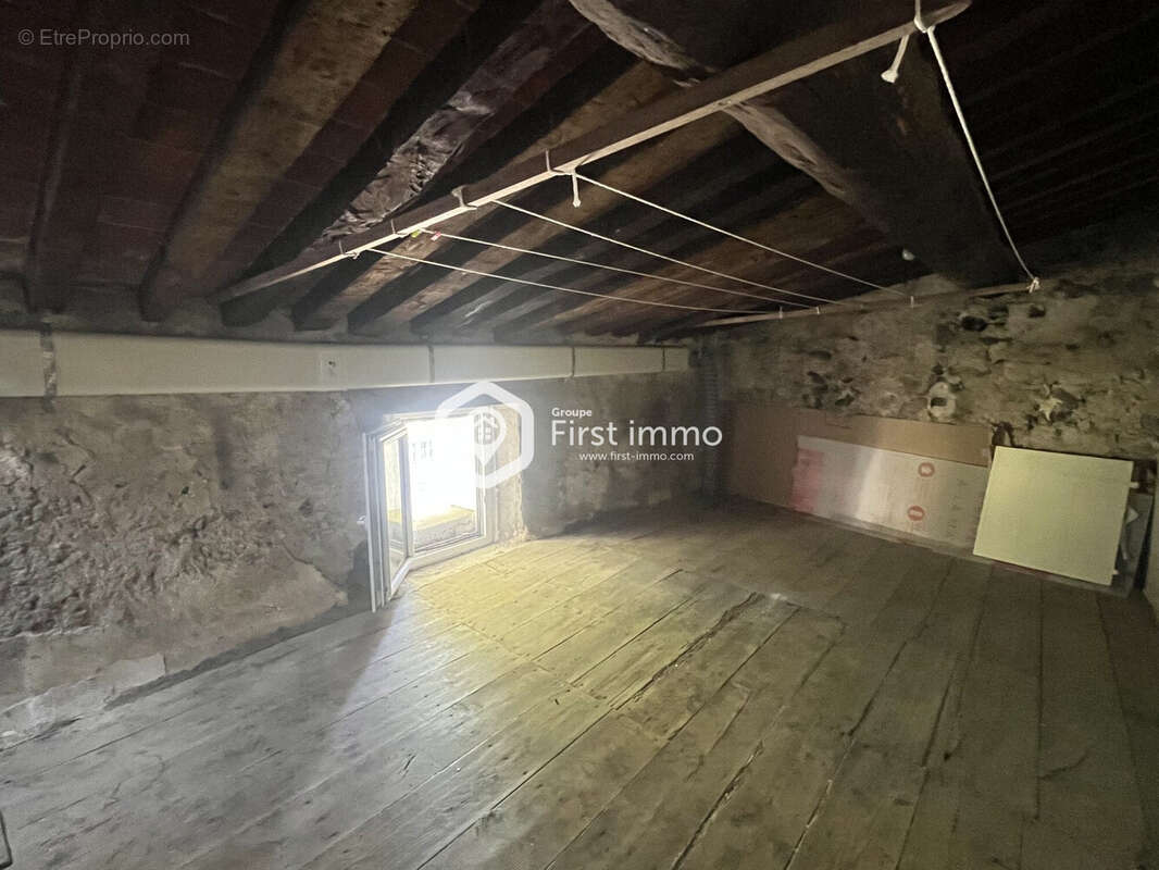 Maison à LATOUR-DE-FRANCE