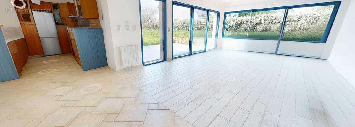 Maison à PLONEVEZ-PORZAY