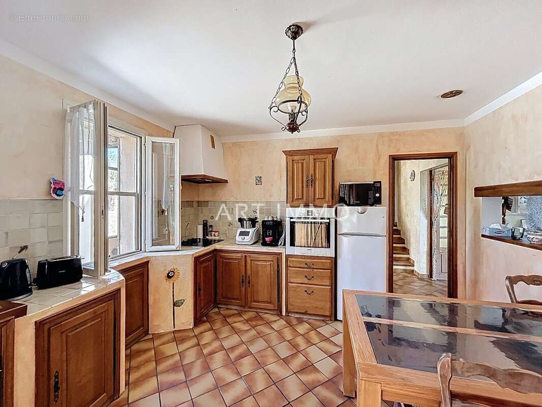 Maison à SAINT-SATURNIN-LES-APT