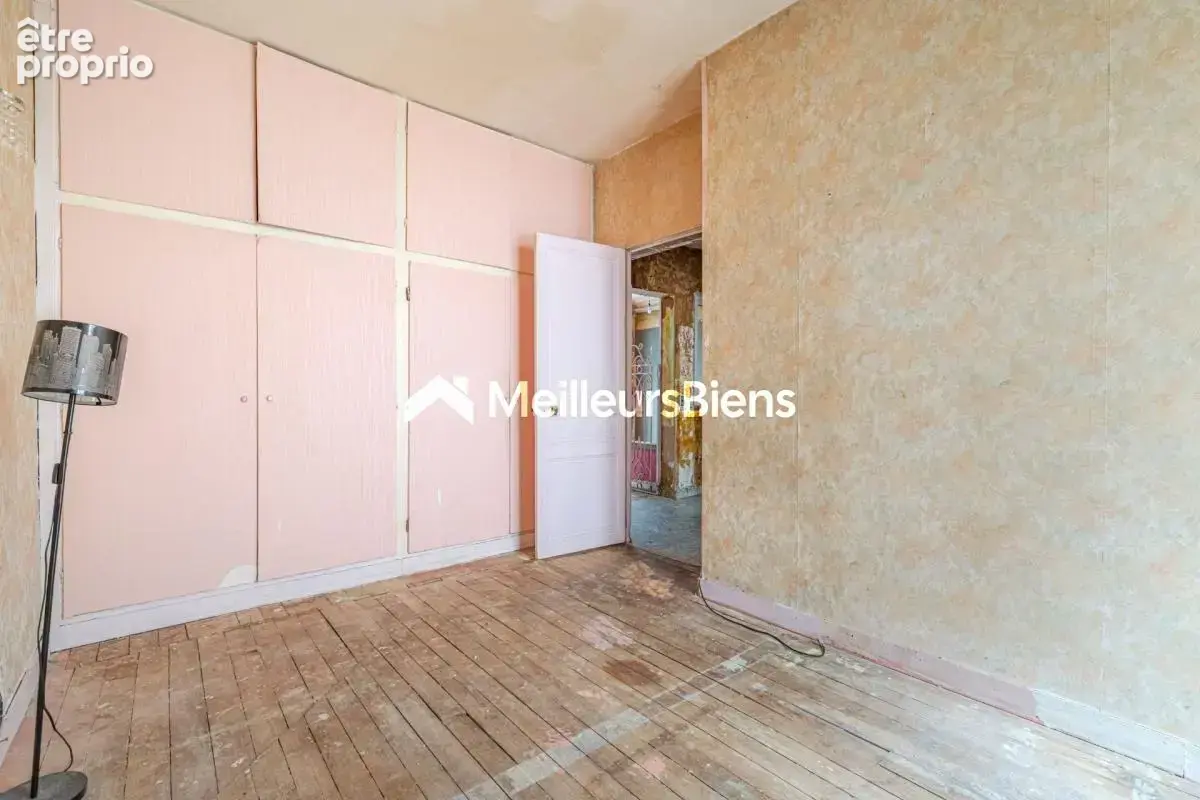 Paris 4è : Arsenal : Appartement haussmannien, 2 pièces de 54 m², parquet, moulures, cheminée et balcon - photo 13