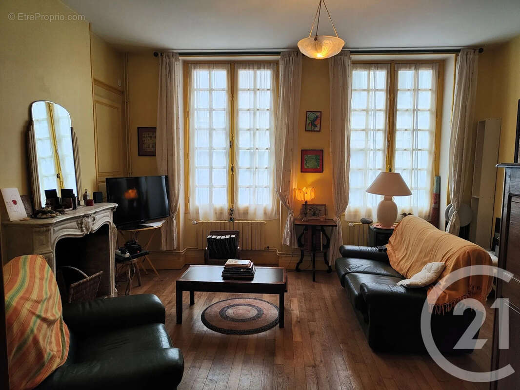 Maison à COSNE-COURS-SUR-LOIRE