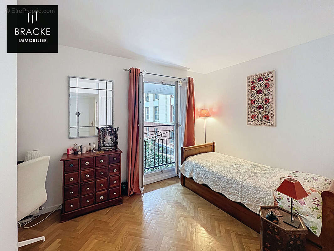 Appartement à COURBEVOIE