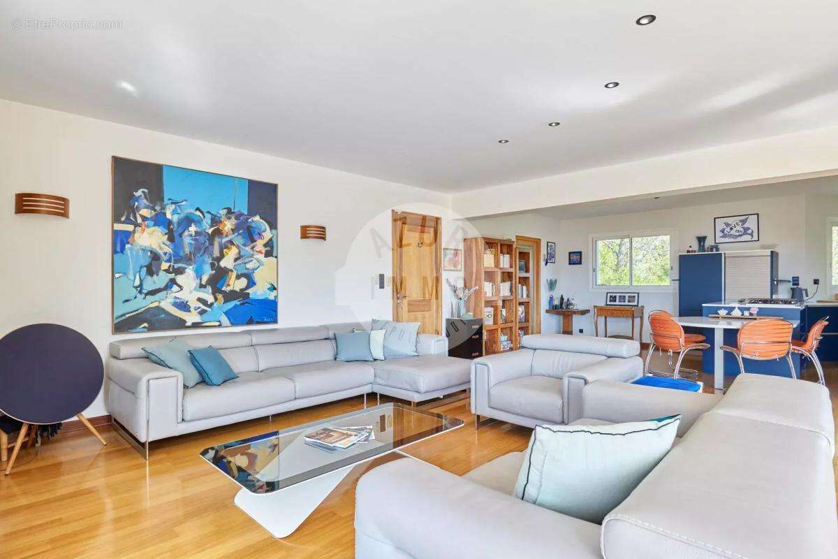 Maison à ROQUEVAIRE