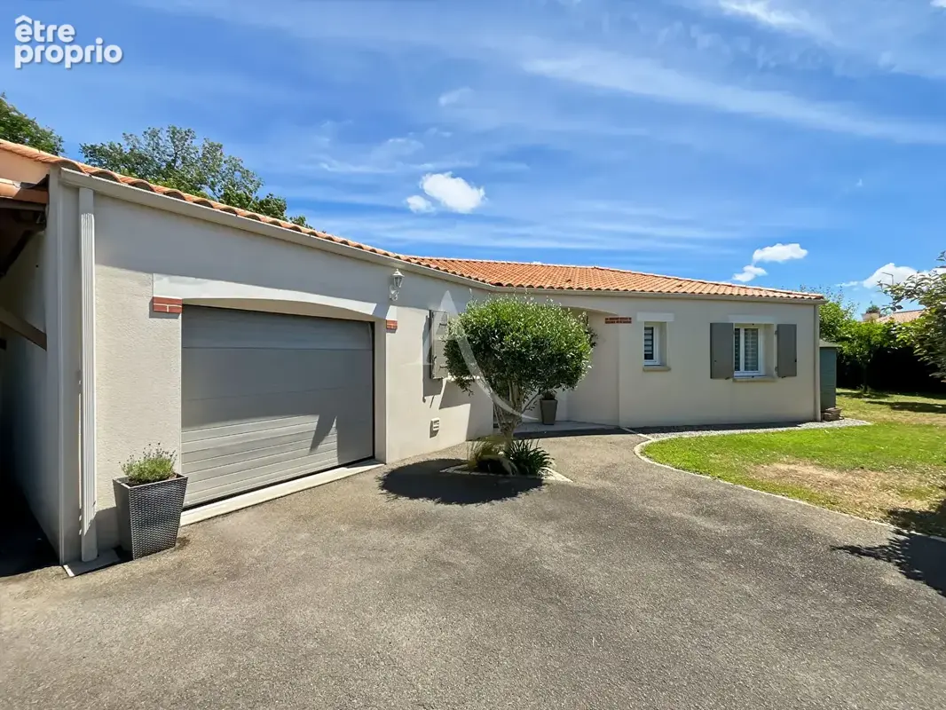 CHALLANS, à proximité à pied de tous commerces ! - photo 2
