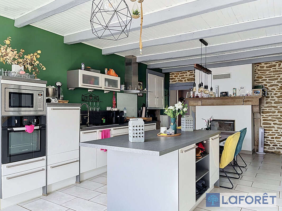 Maison Is-en-bassigny 5 pièce(s) 225,73 m2 - photo 4