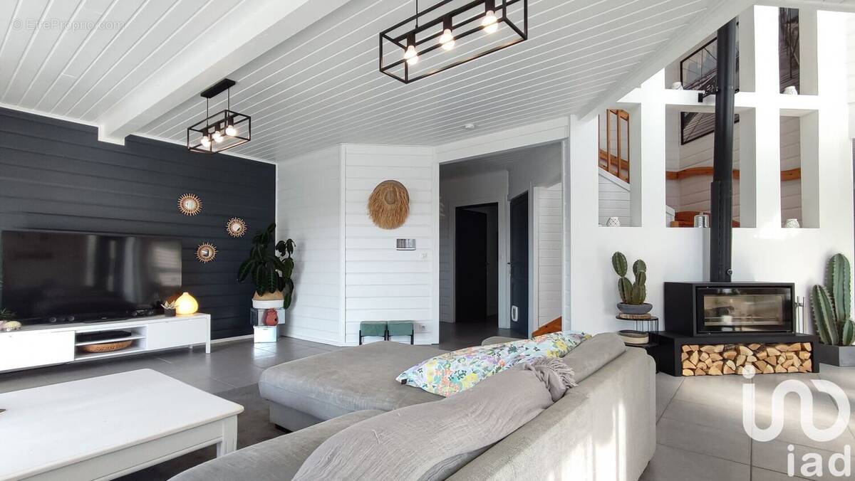 Photo 1 - Maison à FONTAINE-LA-MALLET