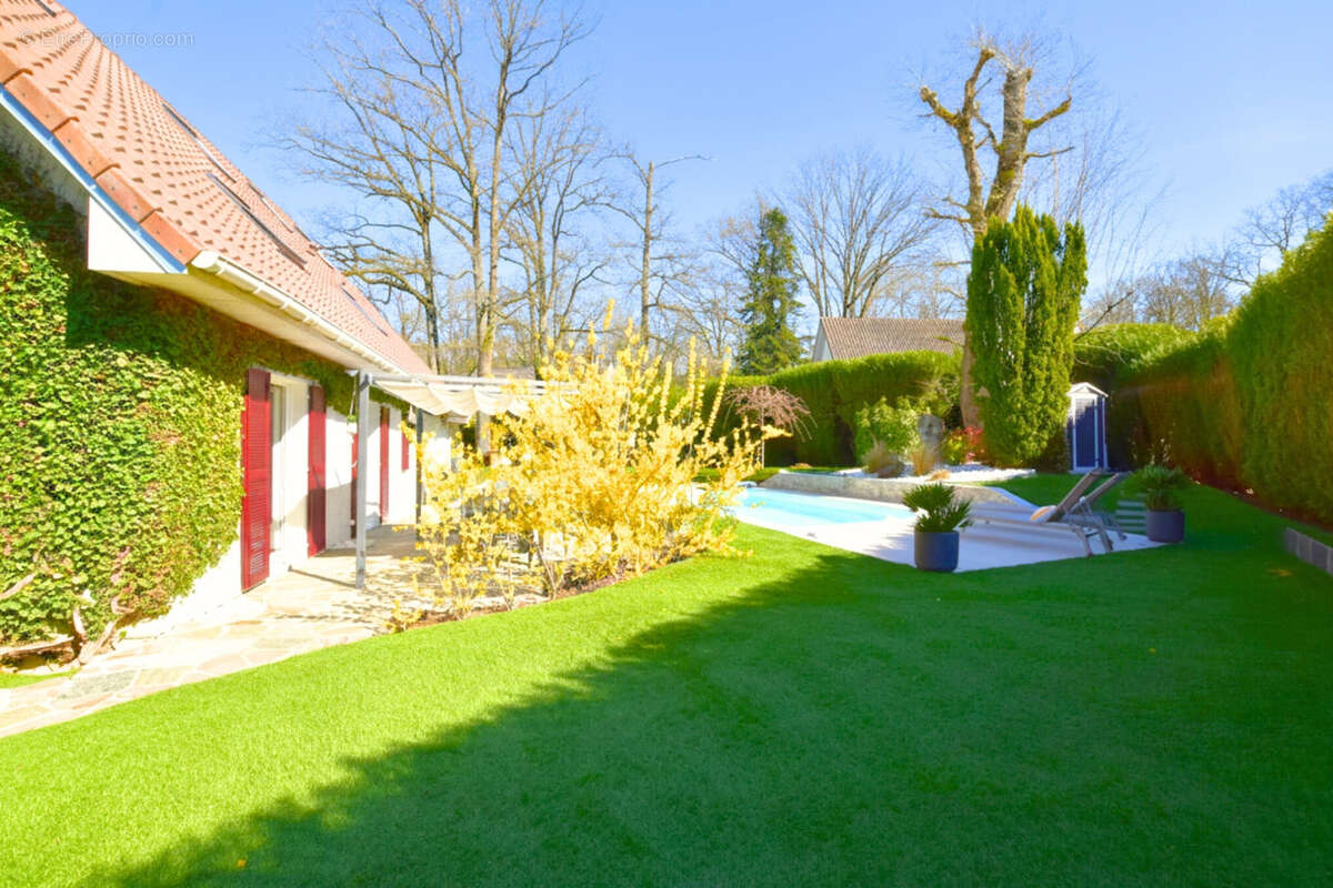 Maison à LES ESSARTS-LE-ROI