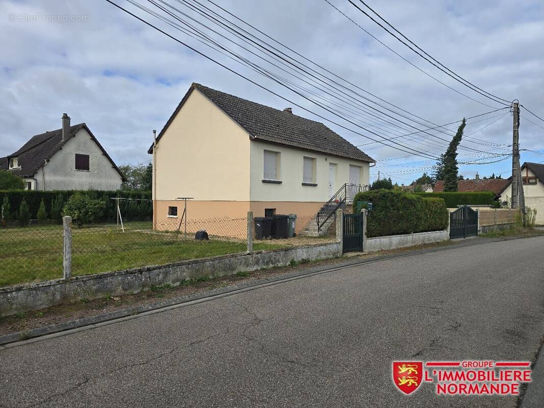 Maison à SURVILLE
