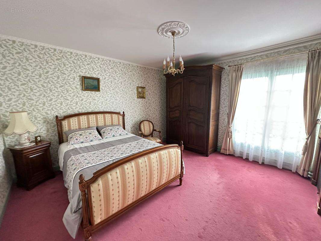 Maison à ISLES-LES-MELDEUSES