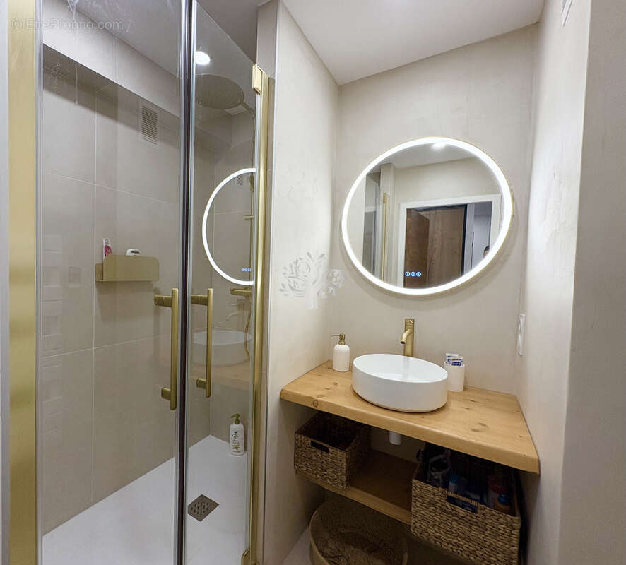 Appartement à SIX-FOURS-LES-PLAGES