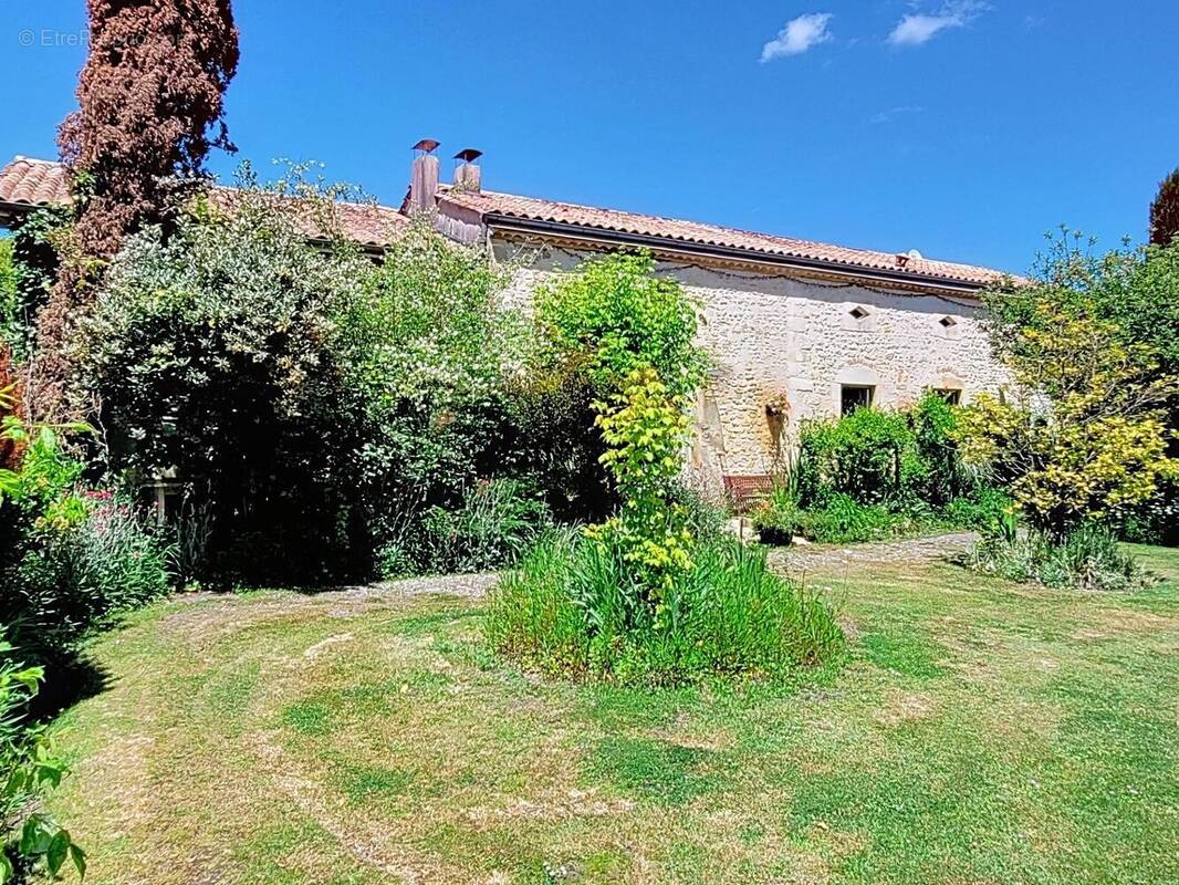 Photo 1 - Maison à VENDAYS-MONTALIVET