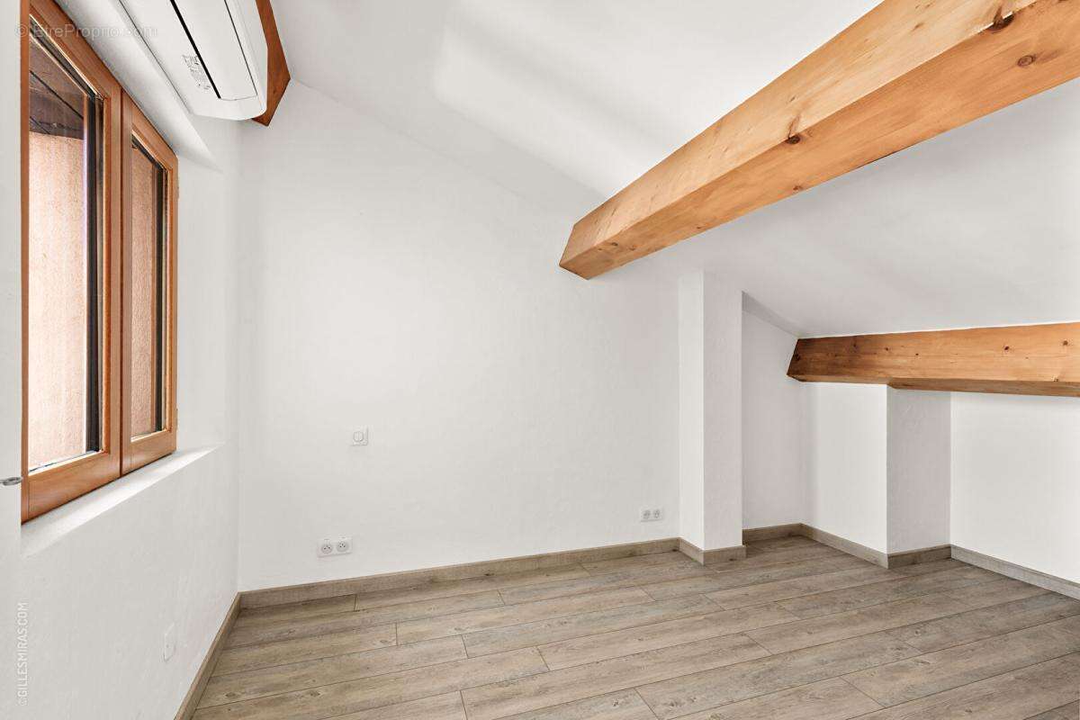 Superbe appartement rénové au coeur du village - photo 4