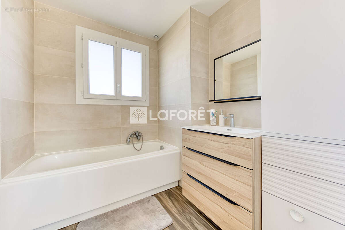 Maison à OZOIR-LA-FERRIERE