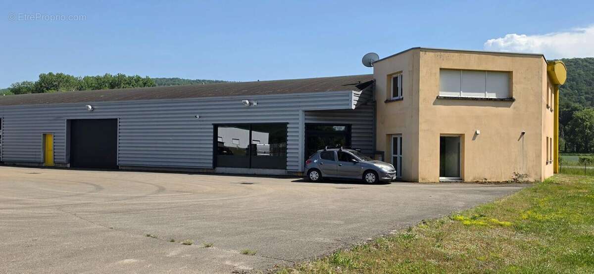 Photo 2 - Commerce à ROCHE-LEZ-BEAUPRE