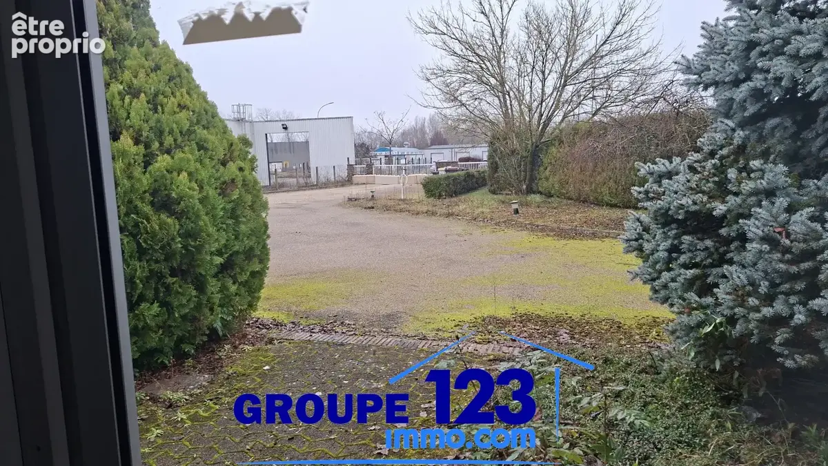 Local commercial à vendre, 212 m2 - photo 10