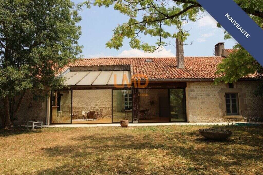 Demeure ancienne rénovée avec piscine - photo 7