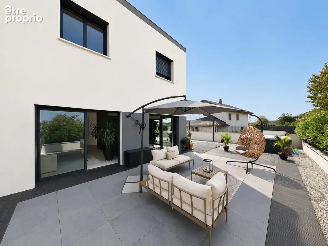 Maison 5 pièces 133 m² à vendre à Saint-Genis-Pouilly (01630) - photo 2