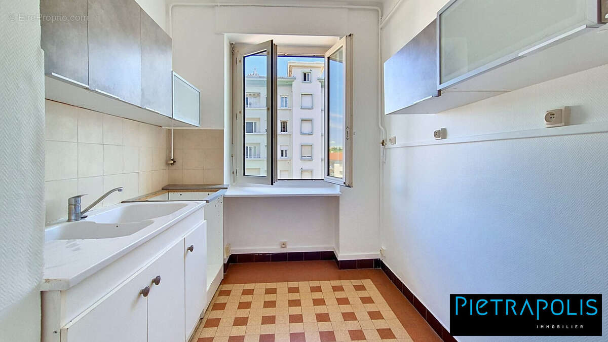 Appartement à LYON-8E